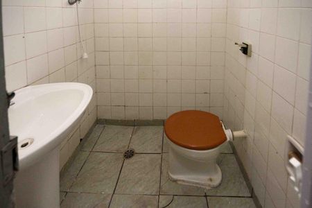 Casa para alugar com 30m², 1 quarto e sem vaga Casa para alugar com 30m², 1 quarto e sem vagaBanheiro