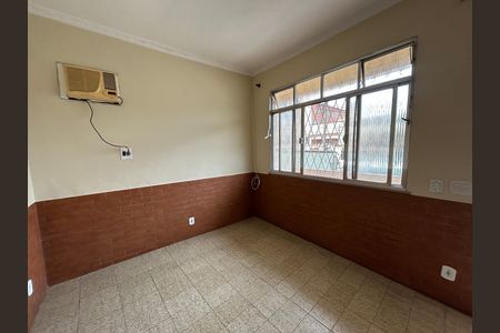 Sala de casa para alugar com 2 quartos, 85m² em Piedade, Rio de Janeiro