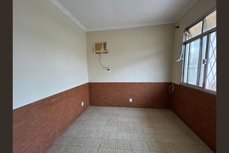 Sala de casa para alugar com 2 quartos, 85m² em Piedade, Rio de Janeiro