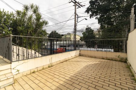 Casa para alugar com 224m², 3 quartos e 1 vaga Casa para alugar com 224m², 3 quartos e 1 vagaVaranda