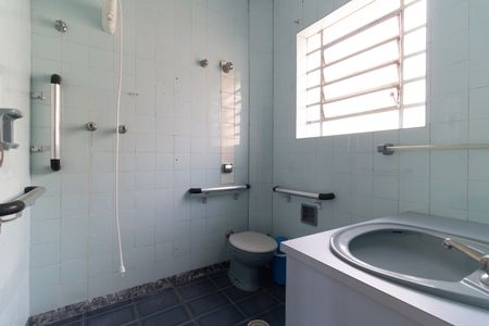 Casa para alugar com 224m², 3 quartos e 1 vaga Casa para alugar com 224m², 3 quartos e 1 vagaBanheiro da Suíte