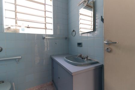 Casa para alugar com 224m², 3 quartos e 1 vaga Casa para alugar com 224m², 3 quartos e 1 vagaBanheiro de serviço