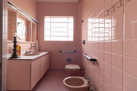 Casa para alugar com 224m², 3 quartos e 1 vaga Casa para alugar com 224m², 3 quartos e 1 vagaBanheiro Social