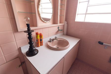 Casa para alugar com 224m², 3 quartos e 1 vaga Casa para alugar com 224m², 3 quartos e 1 vagaBanheiro Social