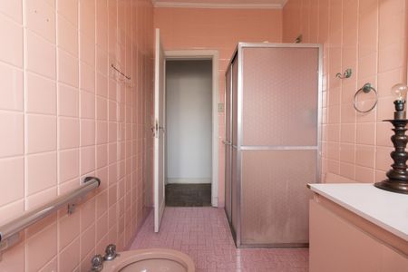 Casa para alugar com 224m², 3 quartos e 1 vaga Casa para alugar com 224m², 3 quartos e 1 vagaBanheiro Social