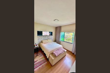 Casa de condomínio à venda com 355m², 5 quartos e 4 vagas Casa de condomínio à venda com 355m², 5 quartos e 4 vagasFoto 19