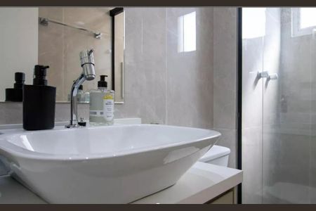 Banheiro  de apartamento à venda com 2 quartos, 55m² em Vila Andrade, São Paulo