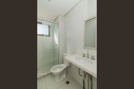 Banheiro de apartamento à venda com 2 quartos, 62m² em Jardim do Salso, Porto Alegre