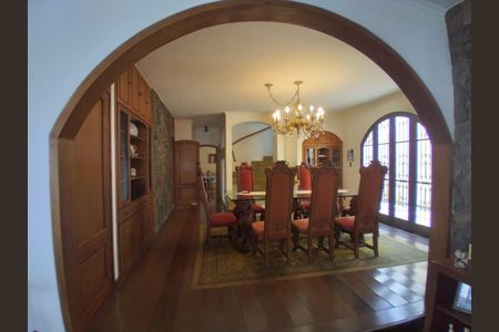 Casa à venda com 799m², 6 quartos e 13 vagasSala de Jantar
