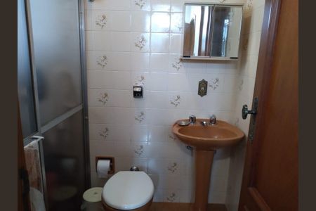 Casa à venda com 799m², 6 quartos e 13 vagasBanheiro social