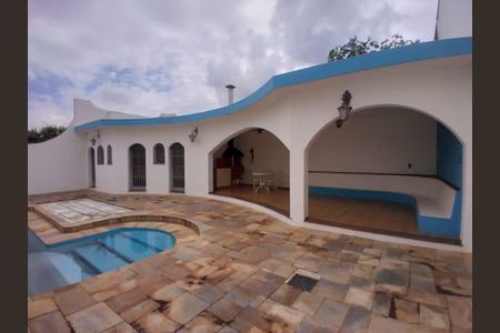 Casa à venda com 799m², 6 quartos e 13 vagasPiscina