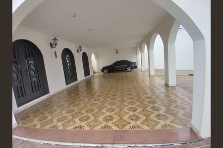 Casa à venda com 799m², 6 quartos e 13 vagasÁrea Externa