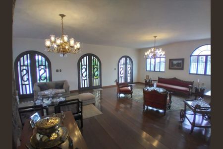 Casa à venda com 799m², 6 quartos e 13 vagasSala