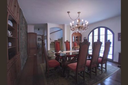 Casa à venda com 799m², 6 quartos e 13 vagasSala de Jantar