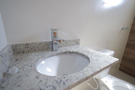 Apartamento à venda com 54m², 2 quartos e 2 vagas Apartamento à venda com 54m², 2 quartos e 2 vagasBanheiro
