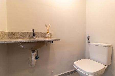 Apartamento à venda com 85m², 3 quartos e 1 vaga Apartamento à venda com 85m², 3 quartos e 1 vagaBanheiro da suíte