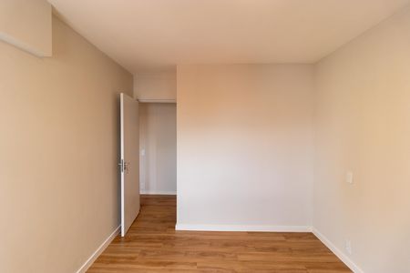 Apartamento à venda com 85m², 3 quartos e 1 vaga Apartamento à venda com 85m², 3 quartos e 1 vagaQuarto 02