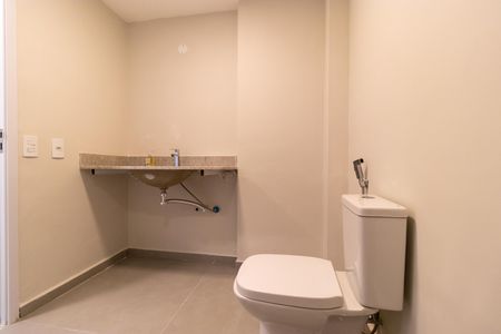 Apartamento à venda com 85m², 3 quartos e 1 vaga Apartamento à venda com 85m², 3 quartos e 1 vagaBanheiro social