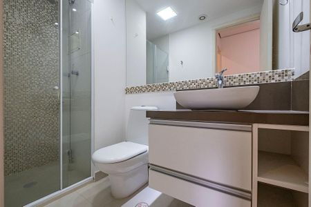 Banheiro de apartamento para alugar com 2 quartos, 64m² em Sumaré, São Paulo