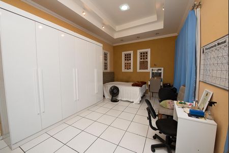 Casa à venda com 360m², 4 quartos e 2 vagas