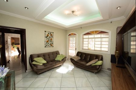 Casa à venda com 4 quartos, 360m² em Novo Eldorado, Contagem
