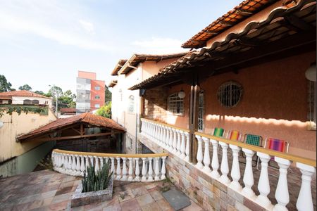 Casa à venda com 360m², 4 quartos e 2 vagas