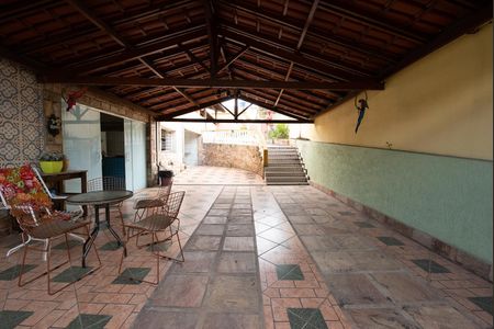 Casa à venda com 360m², 4 quartos e 2 vagas