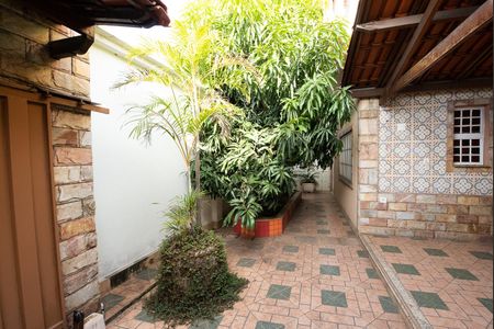 Casa à venda com 360m², 4 quartos e 2 vagas
