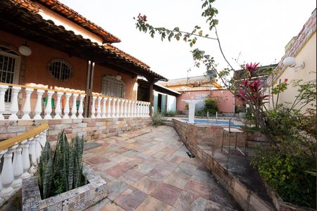 Casa à venda com 360m², 4 quartos e 2 vagas