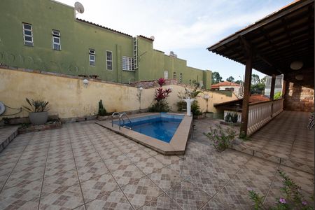 Casa à venda com 360m², 4 quartos e 2 vagas