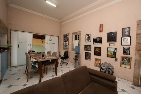 Casa à venda com 360m², 4 quartos e 2 vagas