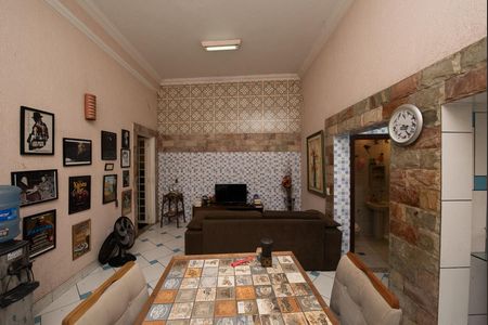 Casa à venda com 360m², 4 quartos e 2 vagas