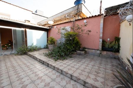 Casa à venda com 360m², 4 quartos e 2 vagas