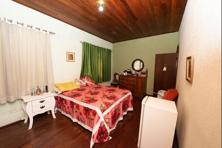 Casa à venda com 360m², 4 quartos e 2 vagas