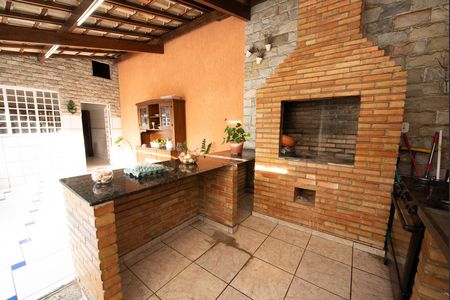 Casa à venda com 360m², 4 quartos e 2 vagas