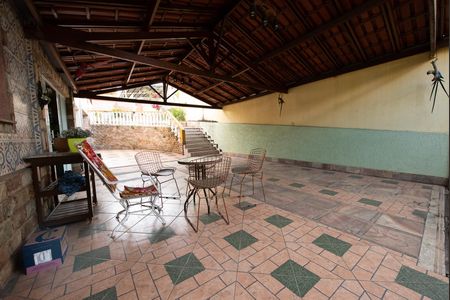 Casa à venda com 360m², 4 quartos e 2 vagas