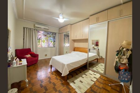 Casa à venda com 340m², 4 quartos e 3 vagas