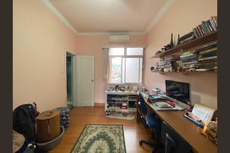 Casa à venda com 340m², 4 quartos e 3 vagas