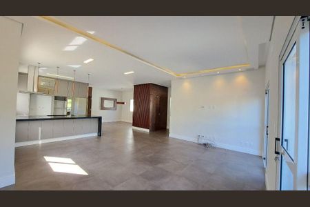 Casa à venda com 325m², 3 quartos e 4 vagas