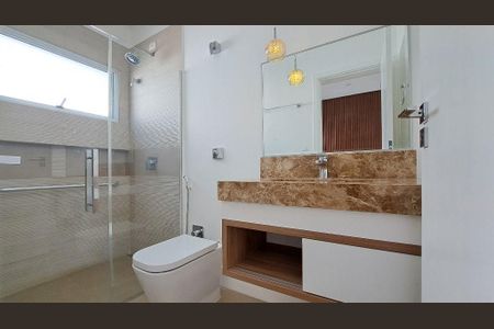 Casa à venda com 325m², 3 quartos e 4 vagas