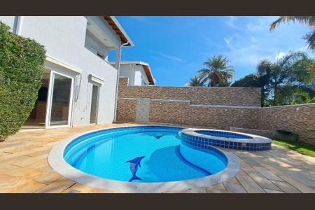 Casa à venda com 325m², 3 quartos e 4 vagas