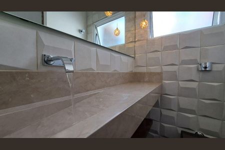 Casa à venda com 325m², 3 quartos e 4 vagas