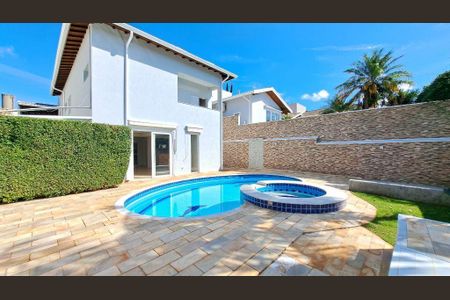 Casa à venda com 325m², 3 quartos e 4 vagas