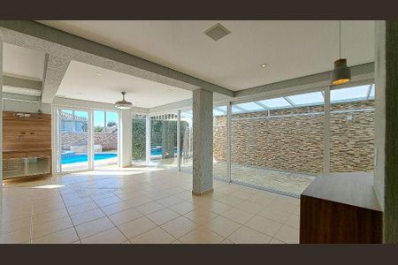Casa à venda com 325m², 3 quartos e 4 vagas