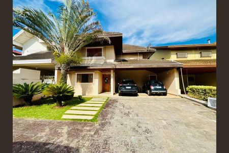 Casa de condomínio para alugar com 280m², 4 quartos e 4 vagas