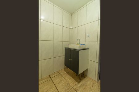 Casa para alugar com 80m², 2 quartos e sem vaga Casa para alugar com 80m², 2 quartos e sem vagaBanheiro Social
