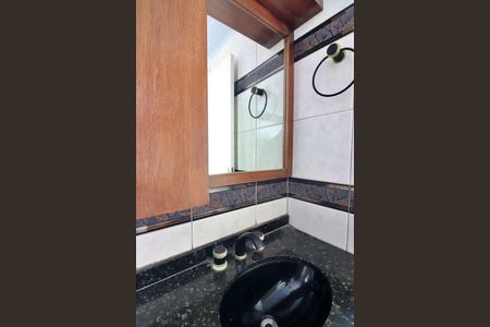 Apartamento à venda com 65m², 2 quartos e 1 vagaBanheiro Social