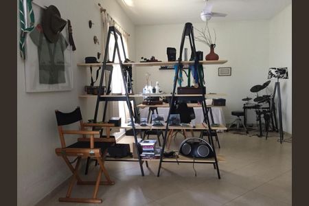 Casa para alugar com 3 quartos, 250m² em Pitas, Cotia
