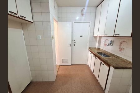 Apartamento à venda com 64m², 2 quartos e sem vaga Apartamento à venda com 64m², 2 quartos e sem vagaCozinha e Área de Serviço