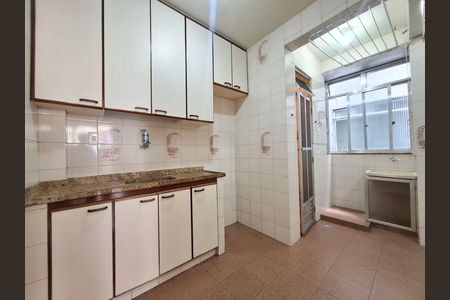 Apartamento à venda com 64m², 2 quartos e sem vaga Apartamento à venda com 64m², 2 quartos e sem vagaCozinha e Área de Serviço